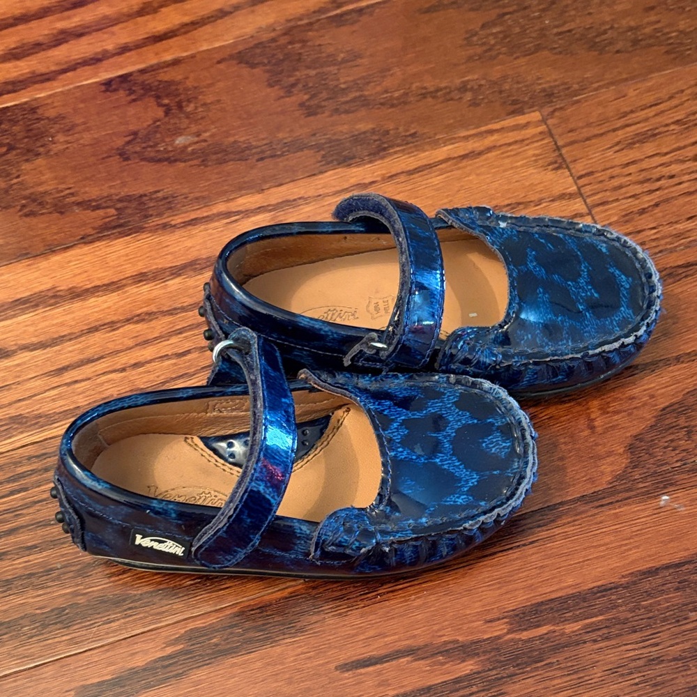 Venettini Kids Moccasins in Shiny Blue Animal Print